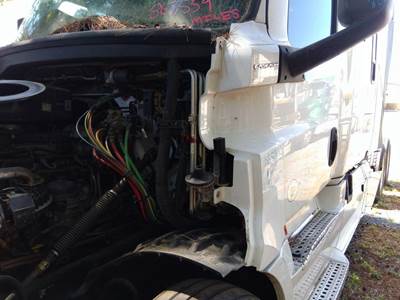 Freightliner Cascadia 126 Left Cowl