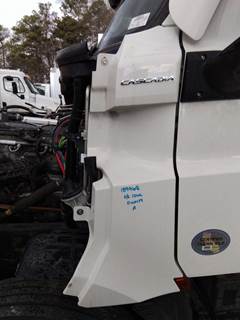 Freightliner Cascadia 126 Left Cowl