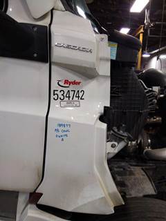 Freightliner Cascadia 126 Right Cowl