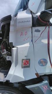 Freightliner Cascadia 126 Left Cowl