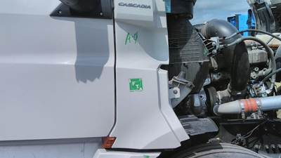 Freightliner Cascadia 126 Right Cowl