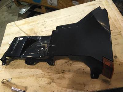 Freightliner Cascadia 126 Right Cowl