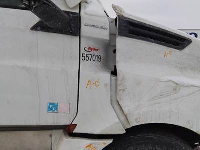 Freightliner Cascadia 126 Right Cowl