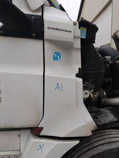 Freightliner Cascadia 126 Right Cowl