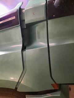 Freightliner Cascadia 126 Left Cowl