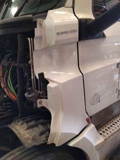 Freightliner Cascadia 126 Left Cowl