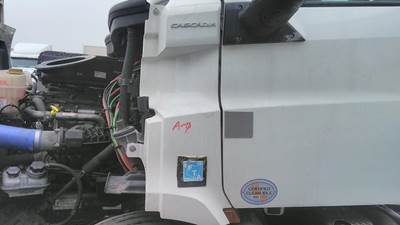 Freightliner Left Cowl for a Freightliner CASCADIA 126