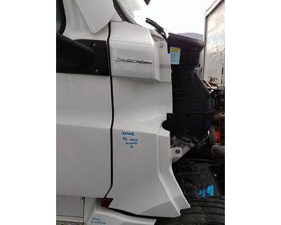 Freightliner Cascadia 126 Right Cowl