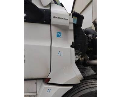 Freightliner Cascadia 126 Right Cowl