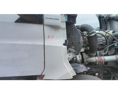 Freightliner Cascadia 126 Right Cowl