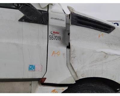 Freightliner Cascadia 126 Right Cowl