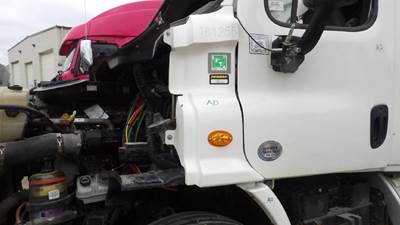 Freightliner Left Cowl for a Freightliner CASCADIA 113