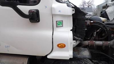 Freightliner Right Cowl for a Freightliner CASCADIA 113