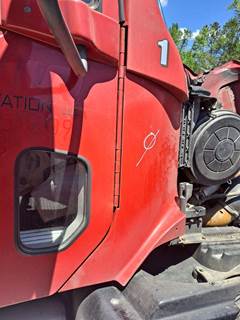 Freightliner Century Class 120 Right Cowl for a Freightliner CENTURY 120