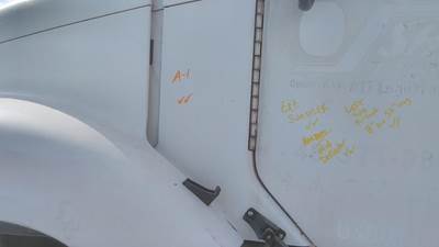 Freightliner Columbia 120 Left Cowl