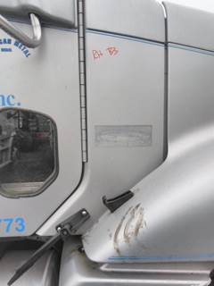 Freightliner Columbia 120 Right Cowl