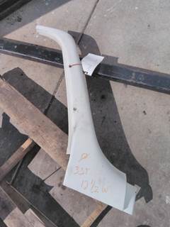 Freightliner Columbia 120 Right Cowl