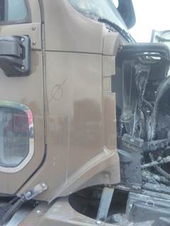 Freightliner Columbia 120 Right Cowl