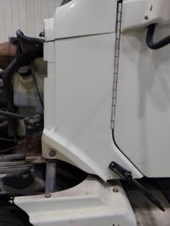 Freightliner Columbia 120 Left Cowl
