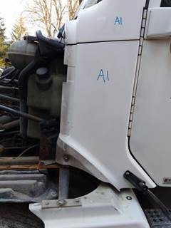Freightliner Columbia 120 Left Cowl