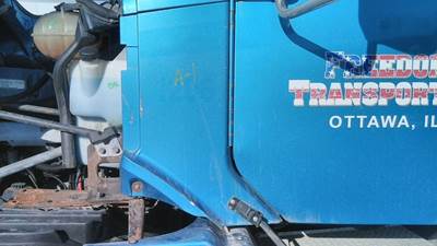 Freightliner Columbia 120 Left Cowl