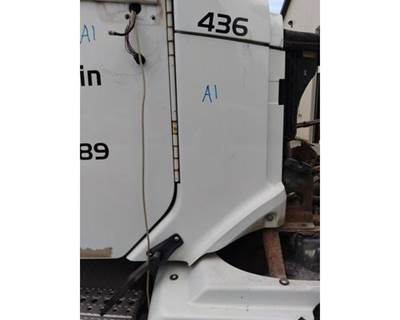 Freightliner Columbia 120 Right Cowl