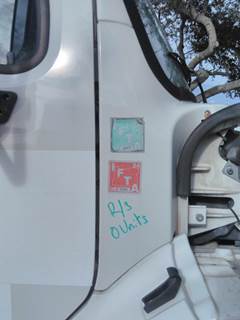 Freightliner M2 106 Right Cowl