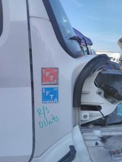 Freightliner M2 106 Right Cowl