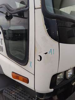 GMC T7500 Right Cowl