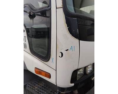 GMC T7500 Right Cowl