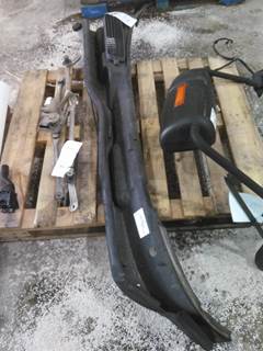 International 8600 Cowl