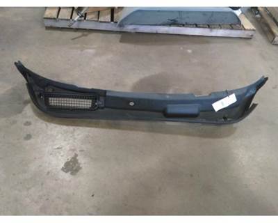 International LT Cowl