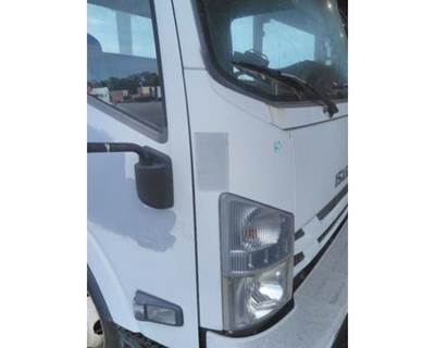 Isuzu NPR Right Cowl