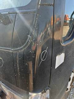 Isuzu NPR HD Left Cowl