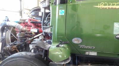 Kenworth T680 Left Cowl