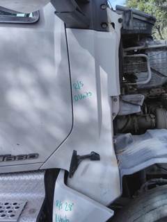 Kenworth T680 Right Cowl