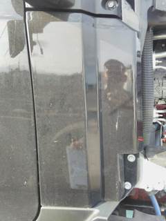 Kenworth T680 Right Cowl