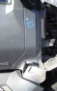 Kenworth T680 Right Cowl