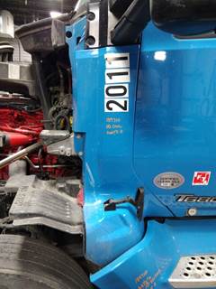 Kenworth T680 Left Cowl