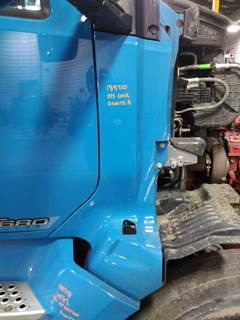 Kenworth T680 Right Cowl