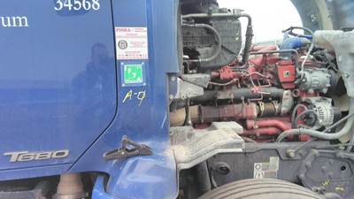 Kenworth T680 Right Cowl