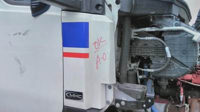 Kenworth T680 Right Cowl