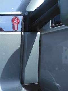 Kenworth T680 Left Cowl