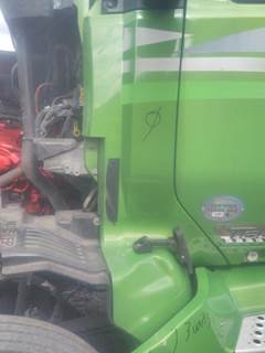 Kenworth T680 Left Cowl