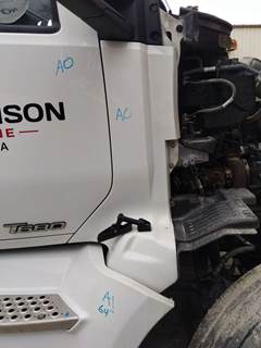 Kenworth T680 Right Cowl