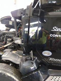 Kenworth T680 Left Cowl