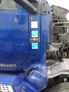 Kenworth T680 Right Cowl