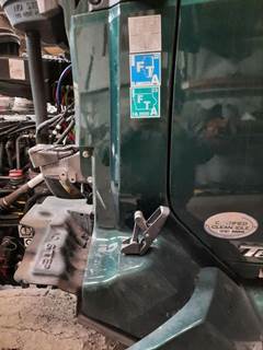 Kenworth T680 Left Cowl