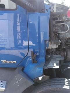 Kenworth T680 Right Cowl
