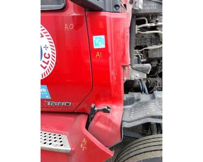 Kenworth T680 Right Cowl